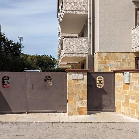 La Casa Dei Due Mari - Large Apartment With Parking Taranto Exteriör bild