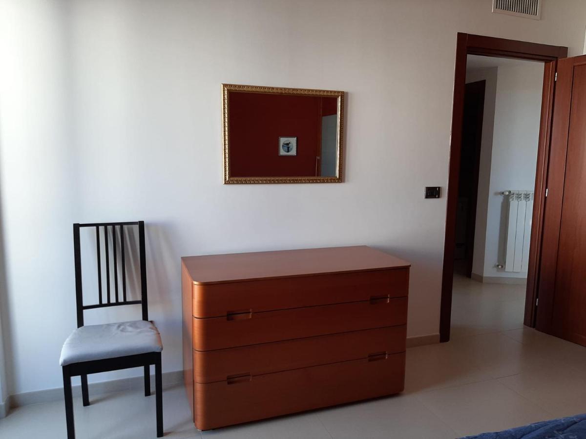 La Casa Dei Due Mari - Large Apartment With Parking Taranto Exteriör bild