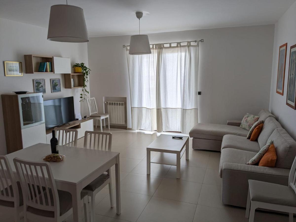 La Casa Dei Due Mari - Large Apartment With Parking Taranto Exteriör bild