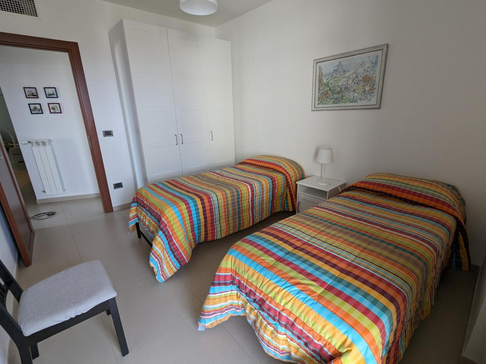 La Casa Dei Due Mari - Large Apartment With Parking Taranto Exteriör bild